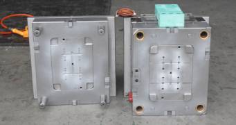 車(chē)燈注塑模具的成型原理