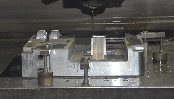 模具慢走絲加工 模具慢走絲加工