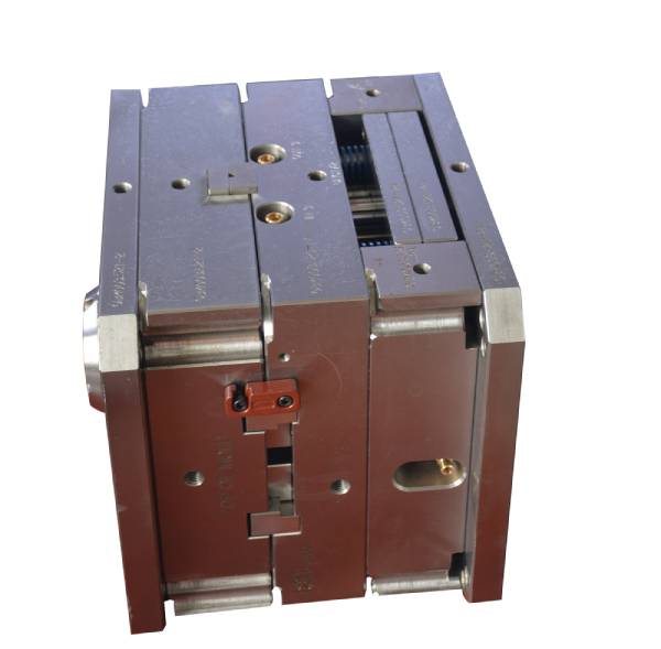 汽車(chē)注塑模具加工 汽車(chē)注塑模具加工