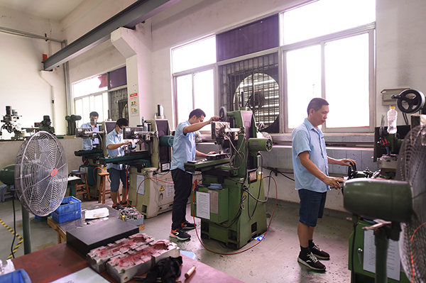 塑料模具生產商 塑料模具生產商