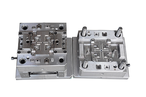 帶嵌件注塑模 帶嵌件注塑模