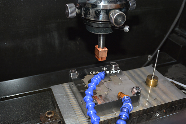 電火花加工 電火花加工