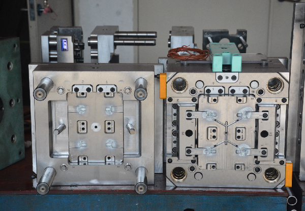 精密模具加工現場 精密模具加工現場