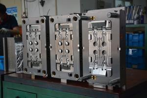 注塑模具廠家教你識別塑膠模具和注塑模具的區別