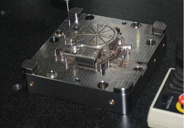 深圳耳機(jī)模具廠家 深圳耳機(jī)模具廠家